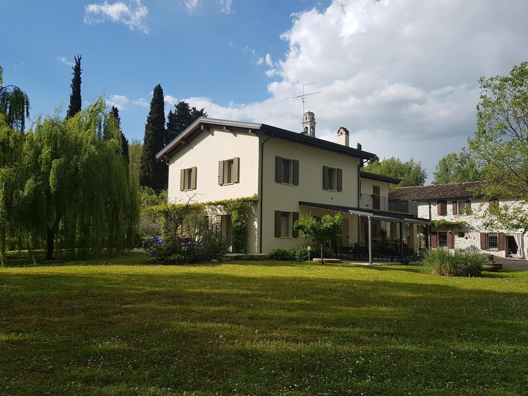 L'Isolo B&B E Case Vacanza Monzambano Exterior foto