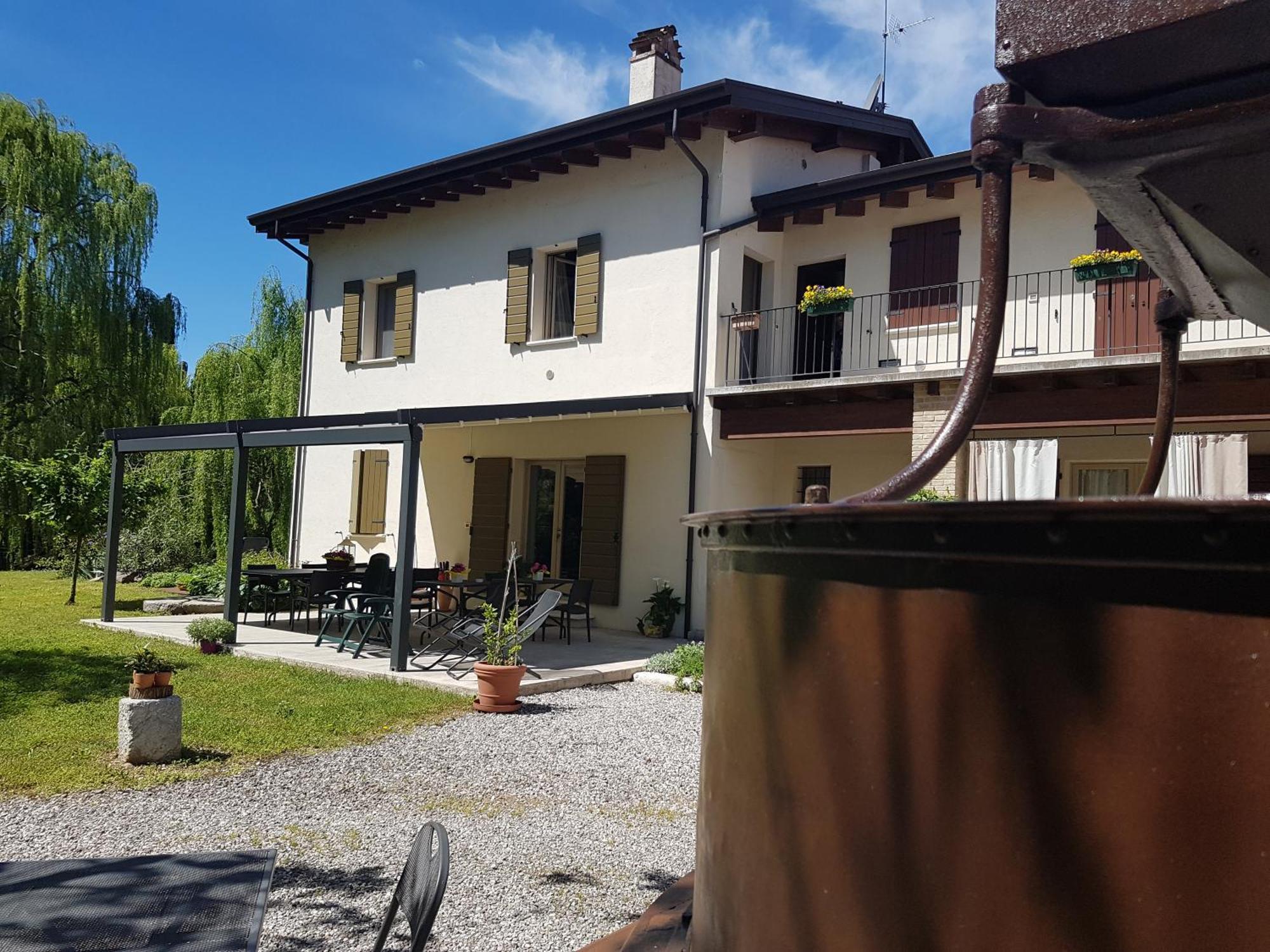 L'Isolo B&B E Case Vacanza Monzambano Exterior foto