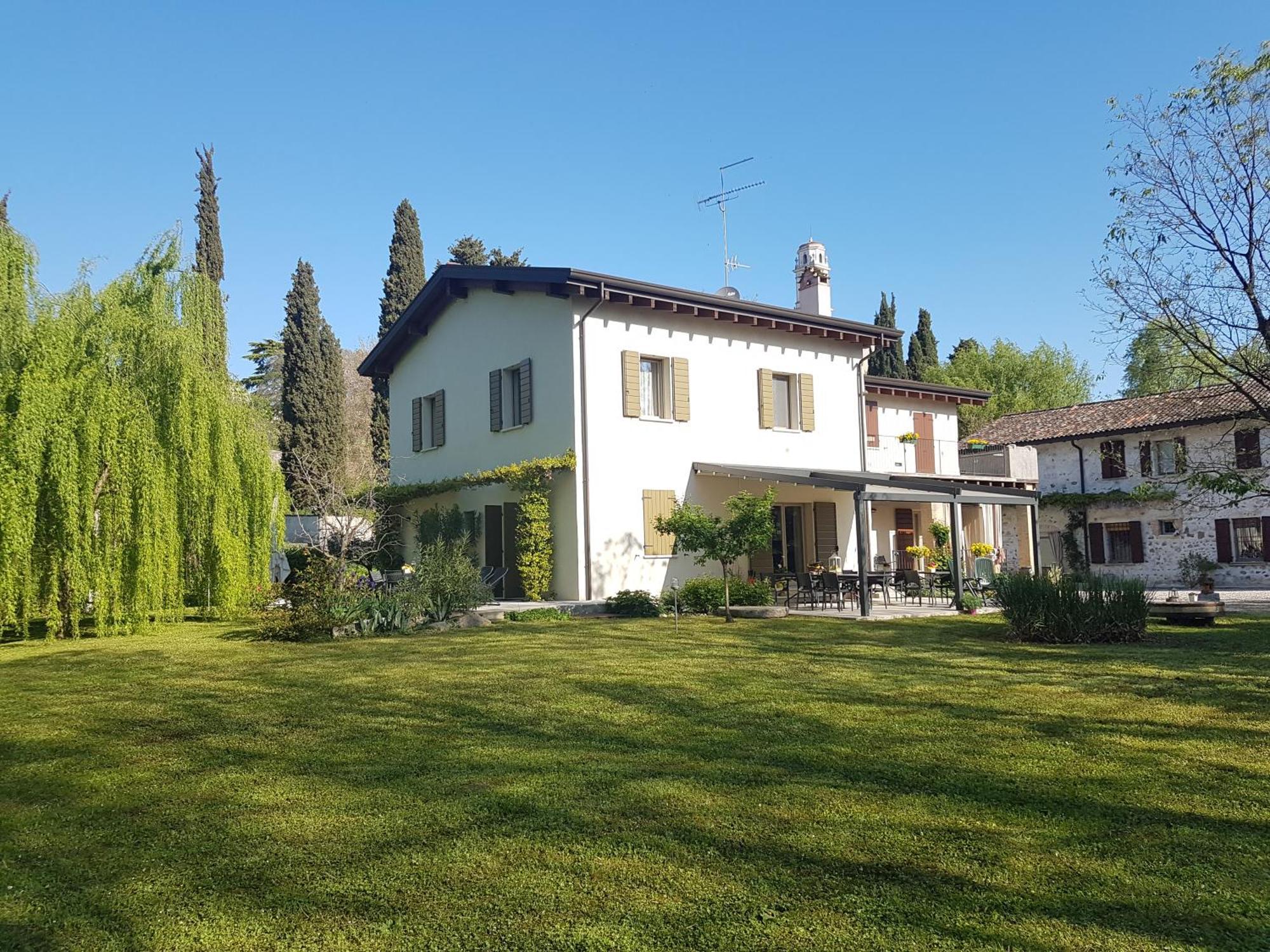 L'Isolo B&B E Case Vacanza Monzambano Exterior foto