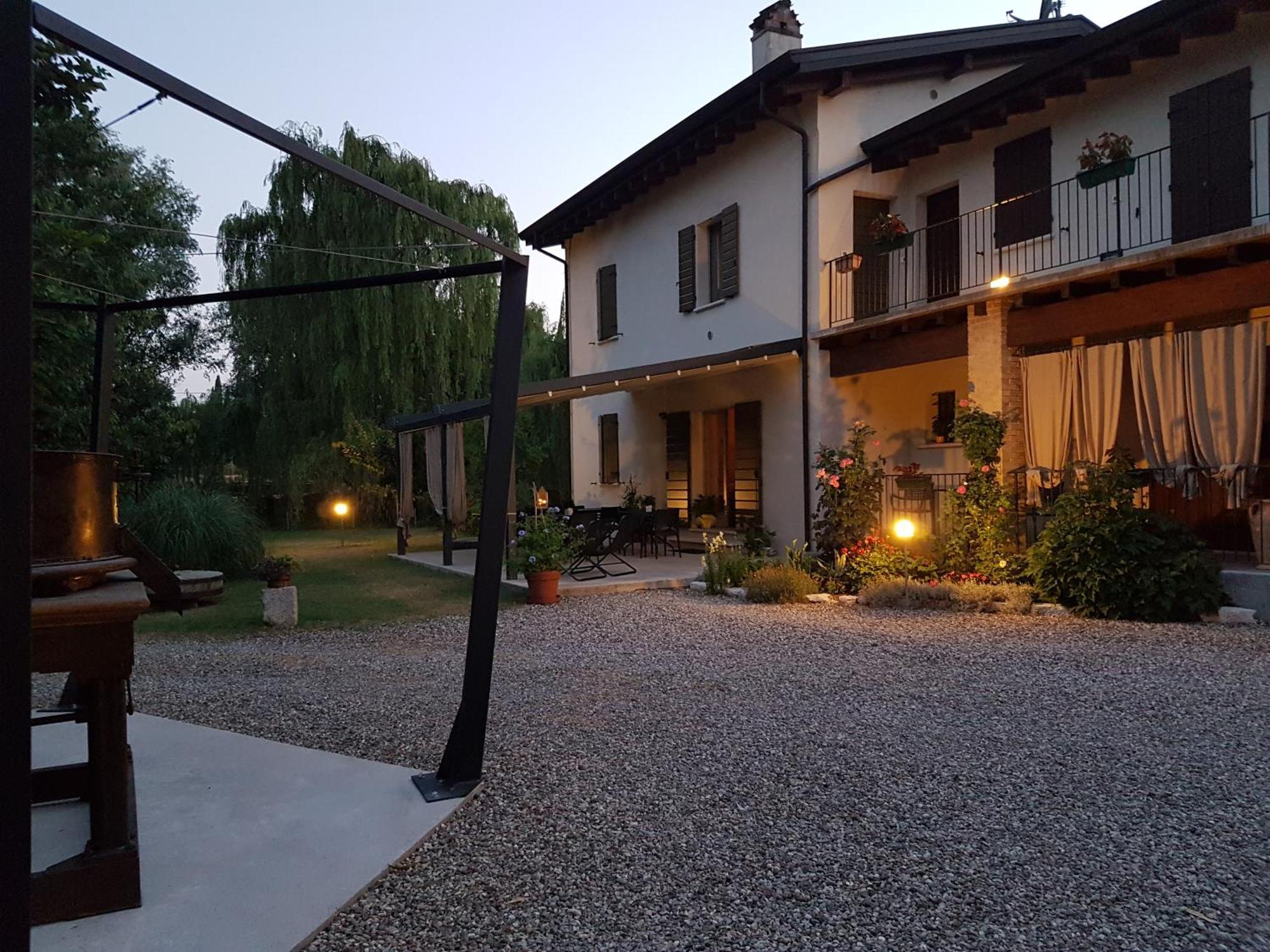 L'Isolo B&B E Case Vacanza Monzambano Exterior foto
