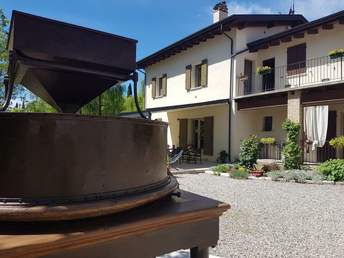 L'Isolo B&B E Case Vacanza Monzambano Exterior foto